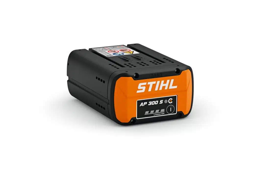 Batteria STIHL AP 300 S con Connector 2.0 è una soluzione di energia innovativa e affidabile per chi cerca prestazioni elevate nel giardinaggio e nel...