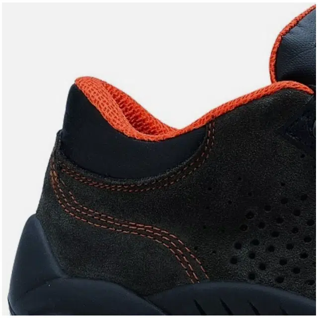 Le scarpe antinfortunistiche BASE Opera S1P SRC sono progettate per offrire il massimo comfort e una protezione ottimale, anche nelle condizioni di...