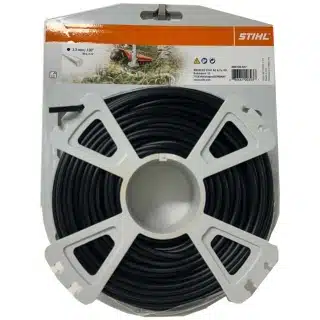 Il filo tondo STIHL &Oslash; 3,3 mm x 38,0 m &egrave; un prodotto essenziale per chi desidera mantenere il giardino perfettamente curato. Questa bobina di filo...