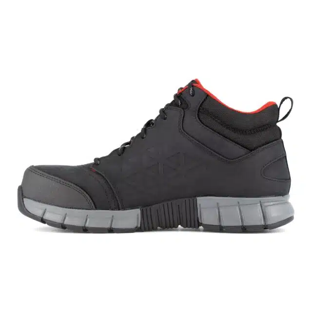 La Reebok Excel Light Alta S3 è una scarpa antinfortunistica progettata per garantire elevati standard di sicurezza e comfort in ambienti di lavoro...