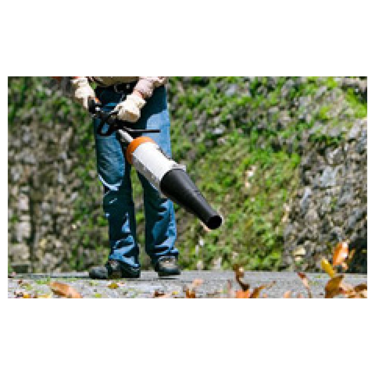 Il Soffiatore BG-KM di STIHL è un accessorio versatile progettato per il sistema Kombi, ideale per chi possiede già uno dei motori della linea...