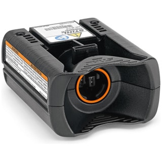 Adattatore AP STIHL: il compagno ideale per la tua attrezzatura a batteria. Progettato per la trasmissione di energia tramite marsupio AP con cavo di...