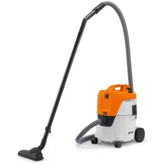 L'aspiratore a secco STIHL SE 62 &egrave; un attrezzo potente e versatile, perfetto per affrontare le sfide di pulizia sia in ambienti domestici che...