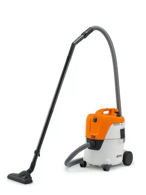 L'aspiratore a secco STIHL SE 62 è un attrezzo potente e versatile, perfetto per affrontare le sfide di pulizia sia in ambienti domestici che...