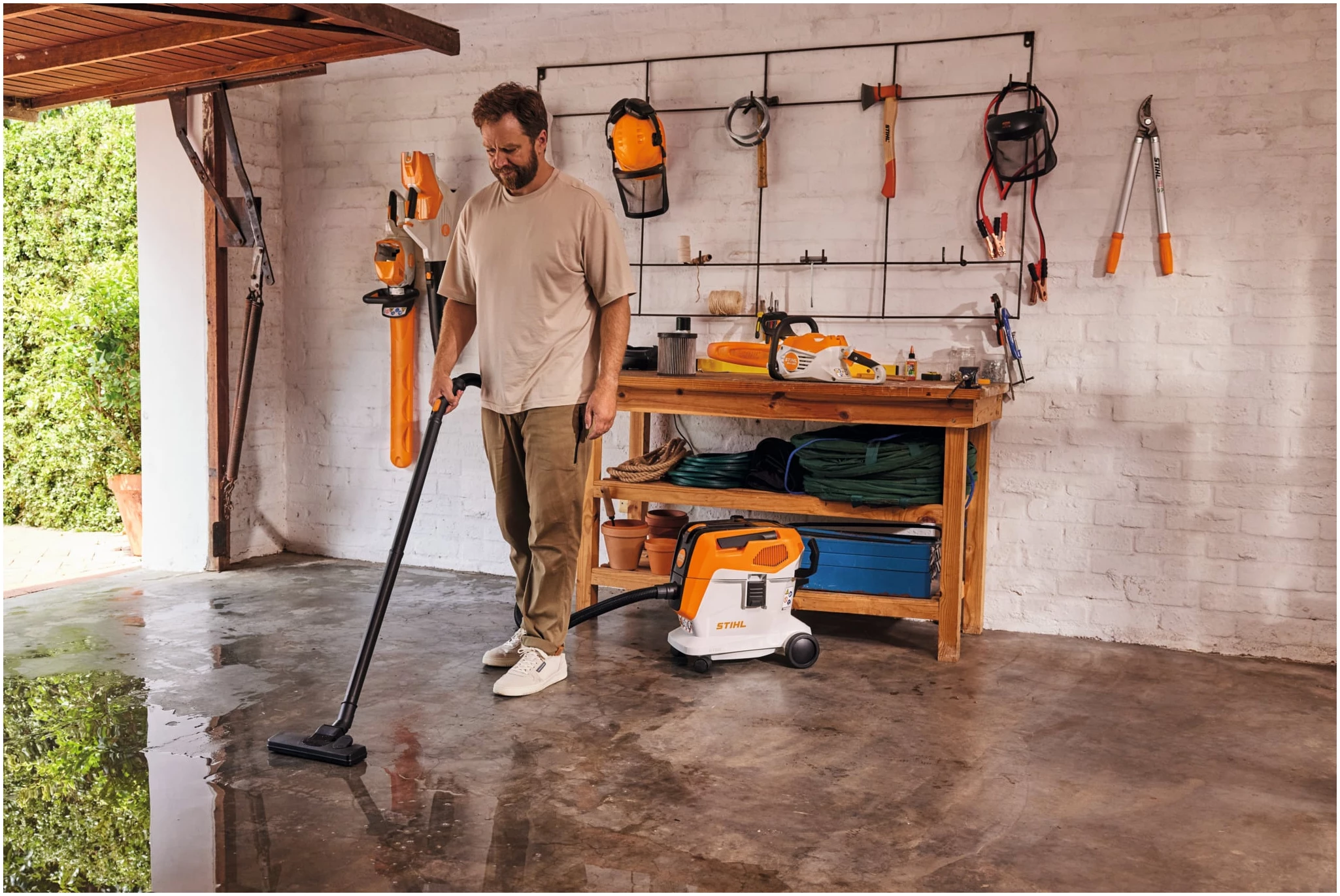 STIHL ASPIRATORE BATTERIA SEA 60 L L'aspiratore a batteria SEA 60 L di STIHL è un dispositivo versatile e potente progettato per soddisfare le esigenze di pulizia sia domestica che...
