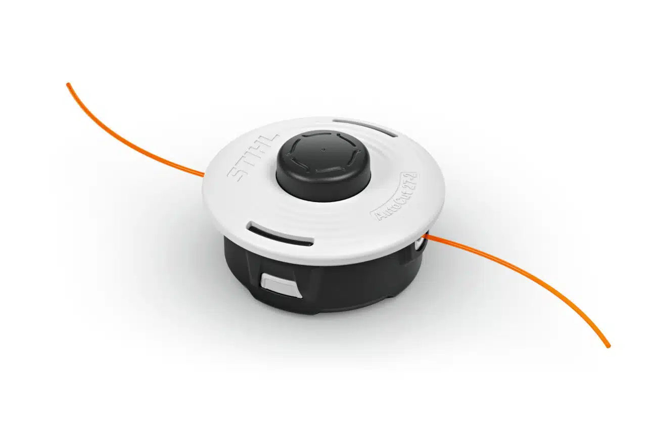 La Testina falciante AutoCut 27-2 di STIHL è un accessorio innovativo e pratico, pensato per i decespugliatori e ideale per falciare e pulire i bordi...