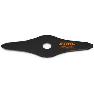 La Lama tagliaerba a 2 denti di STIHL &egrave; l'accessorio ideale per il taglio dell'erba secca e spessa su ampie superfici. Questo prodotto si distingue...