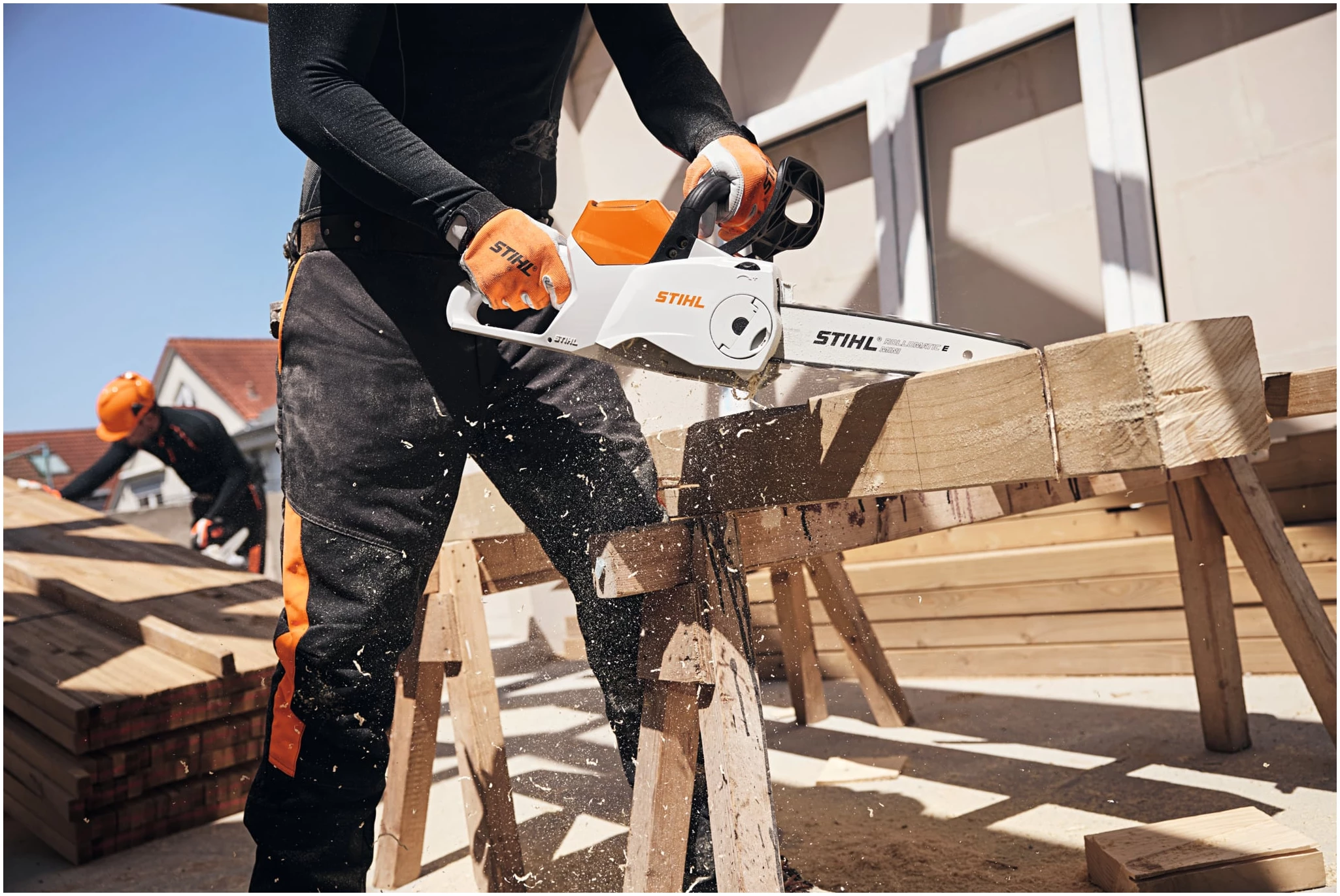 STIHL MOTOSEGA MSA 220 C-B BARRA 40 CM 3/8" P SISTEMA AP La motosega a batteria MSA 220 C-B di marca STIHL rappresenta un'eccellenza nel settore degli strumenti per il giardinaggio e la lavorazione del...