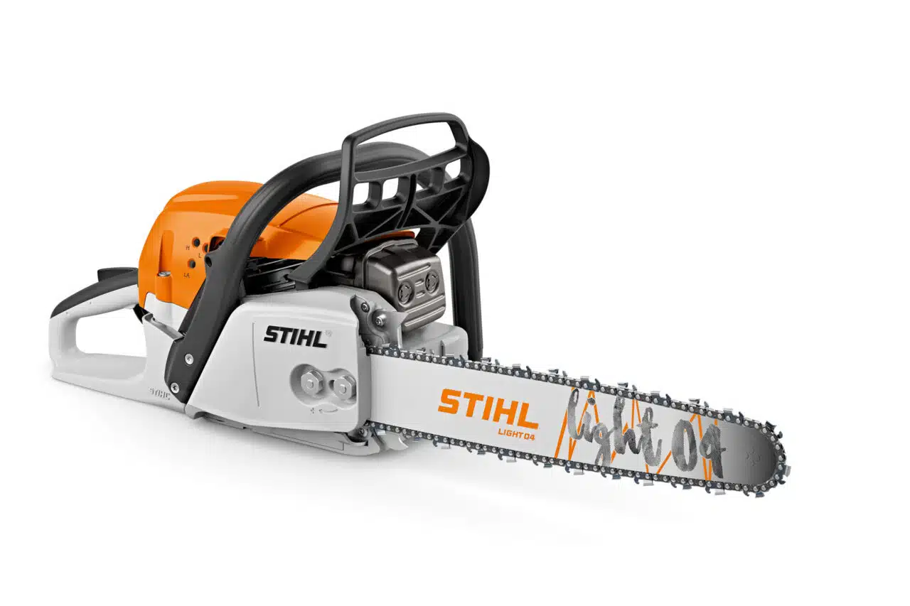 La motosega MS 271 di STIHL è una potente motosega a scoppio ideale per la raccolta della legna da ardere e per lavori in agricoltura, edilizia e...