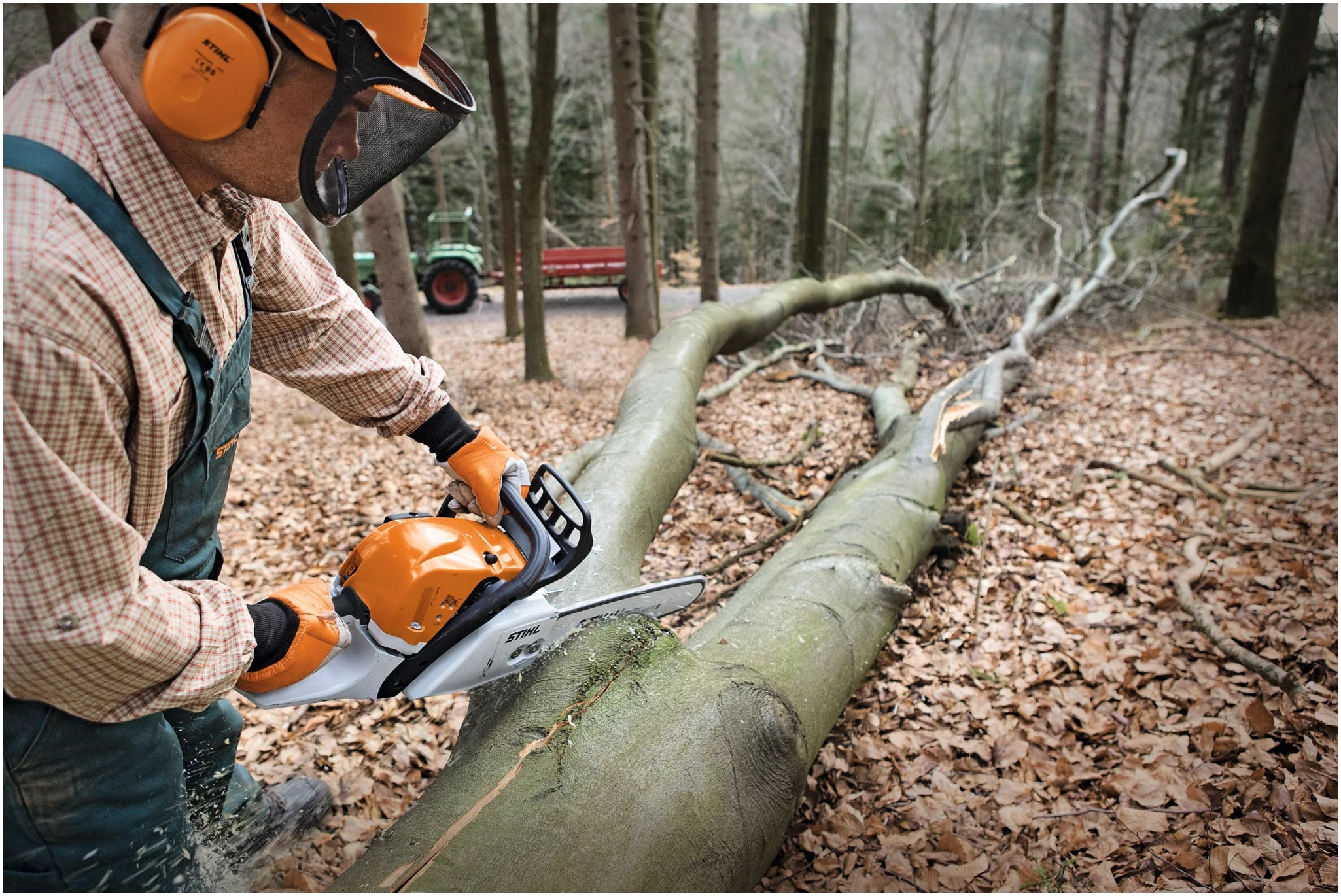 STIHL MOTOSEGA MS 391 BARRA 45 CM 3/8"P 2-MIX La Motosega MS 391 di STIHL è la soluzione ideale per chi cerca potenza e versatilità in un unico attrezzo. Progettata per soddisfare le esigenze di...