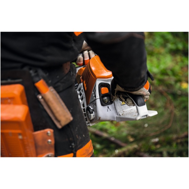 La motosega MS 500i di STIHL Š un'innovativa motosega ad alte prestazioni, progettata per offrire un'eccezionale efficacia nel taglio del legname di...