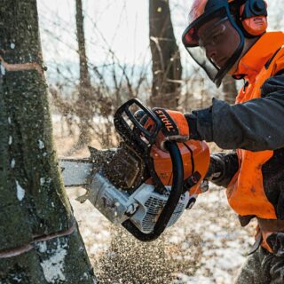 La Motosega MS 661 C-M di STIHL rappresenta un'eccellenza nel campo del giardinaggio e della silvicoltura, configurandosi come una macchina di punta...