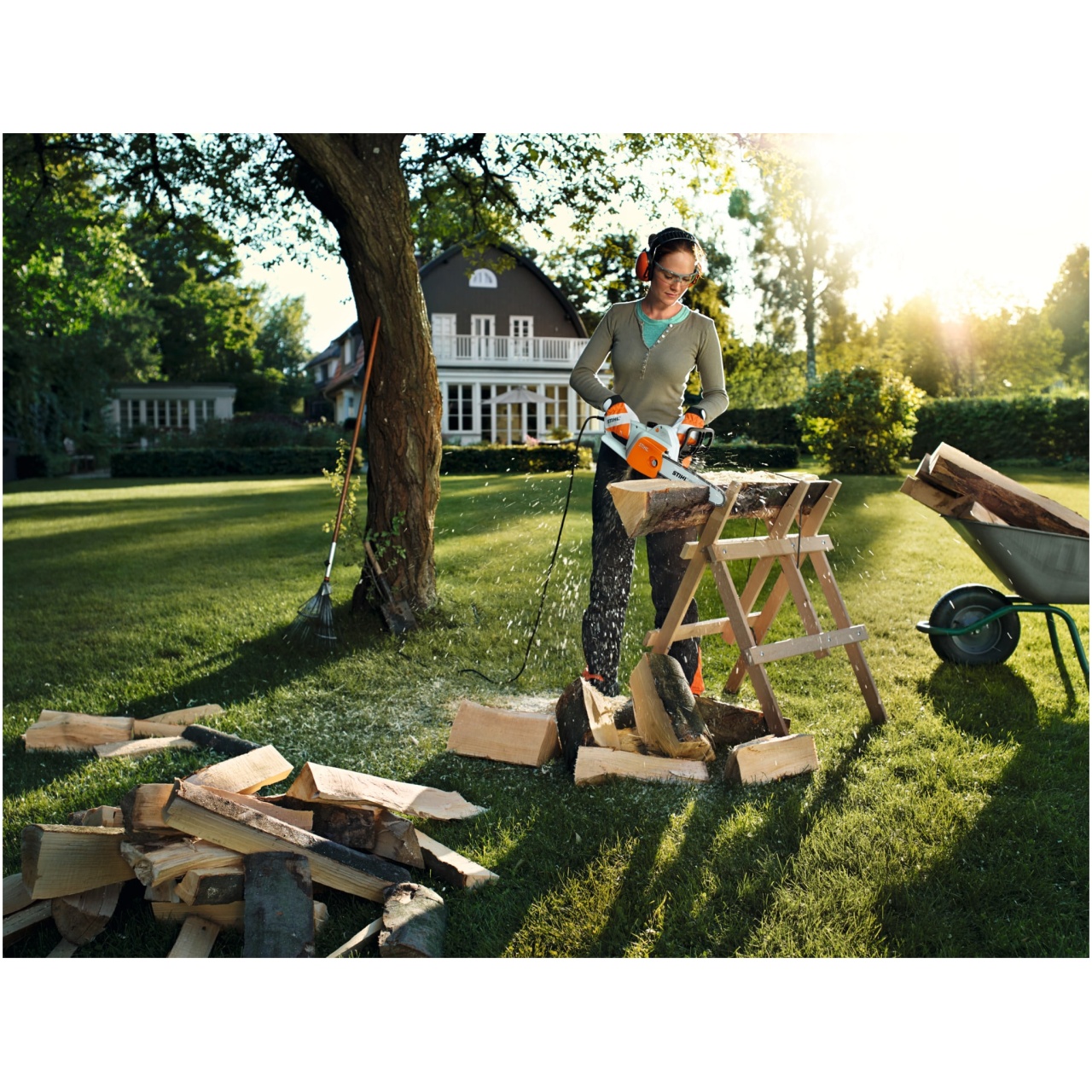 L'elettrosega MSE 141 di STIHL è una motosega elettrica progettata per soddisfare le esigenze di chi si avvicina per la prima volta al mondo del...