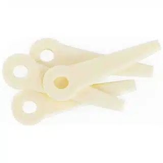 Il set di coltelli in materiale sintetico STIHL &egrave; un accessorio essenziale per estendere la versatilit&agrave; del tuo decespugliatore. Specificamente...