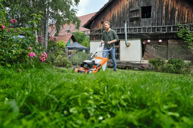 Il Tosaerba RM 650 V della rinomata marca STIHL è un efficiente tosaerba a benzina progettato per offrire prestazioni elevate su prati di dimensioni...