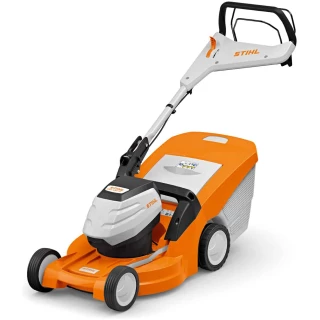 Il tosaerba a batteria RMA 448 PV della STIHL &egrave; un'eccellente soluzione per chi cerca versatilit&agrave; e potenza per la manutenzione di superfici di...