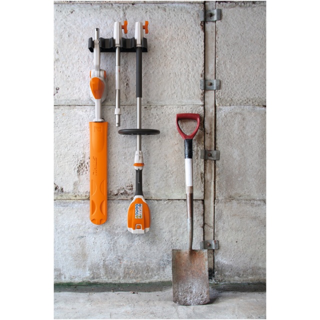 Il Tagliasiepi Allungato STIHL HLA 56 Š la soluzione ideale per chi desidera un attrezzo leggero e potente per la cura delle siepi e degli arbusti....