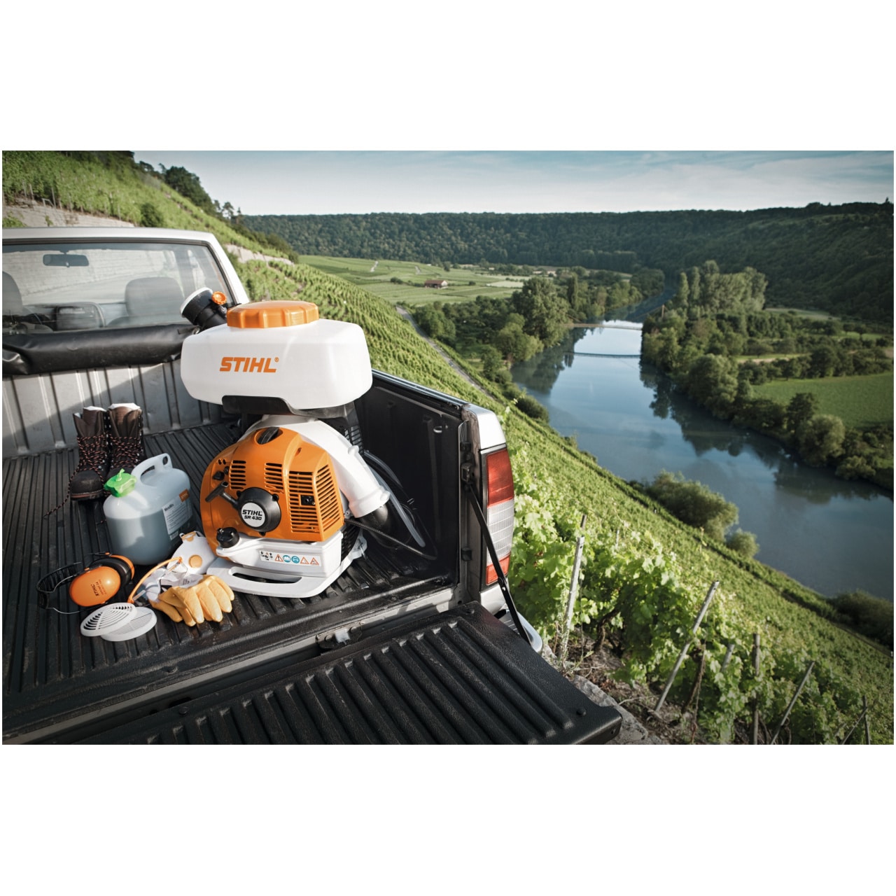 L'atomizzatore SR 430 di STIHL Š un potente dispositivo progettato per applicazioni di irrorazione su ampia scala, perfetto per professionisti e...
