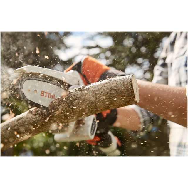 Il Potatore a batteria GTA 26 di STIHL non è compresa di carica batteria e batteria.Il Potatore a batteria GTA 26 di STIHL è un innovativo strumento...