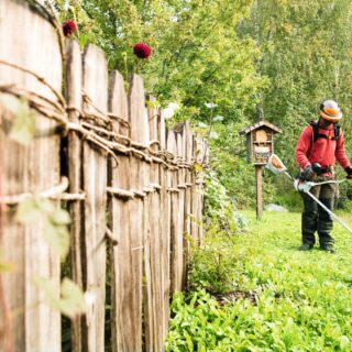 Il decespugliatore a batteria STIHL FSA 130 è un potente strumento pensato per i professionisti del giardinaggio e per chi cerca una soluzione...