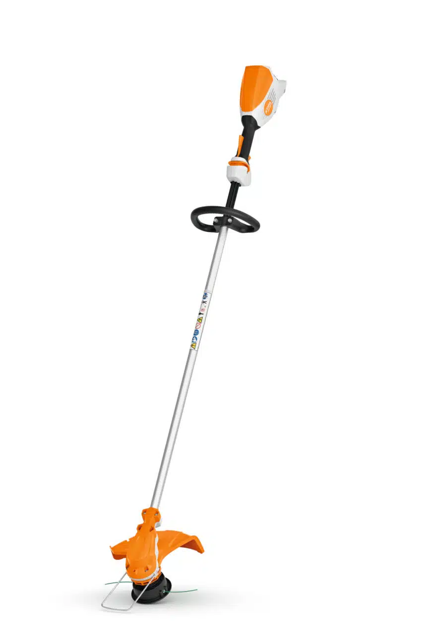 Il Trimmer a batteria FSA 60 R di STIHL è l'attrezzo ideale per la manutenzione di prati e bordure, offerto dalla rinomata marca tedesca...