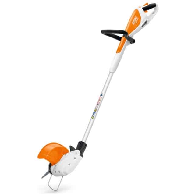 Il trimmer a batteria FSA 45 di STIHL è il perfetto alleato per chi cerca un attrezzo leggero e maneggevole per i lavori di rifinitura e pulizia in...