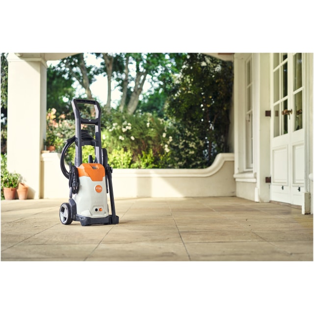 L'idropulitrice RE 90 di STIHL è una soluzione versatile e robusta per la pulizia domestica e del giardino, perfetta per chi cerca un dispositivo...