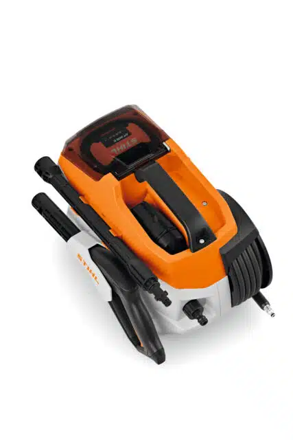 L'idropulitrice a batteria REA 100 PLUS di STIHL è un prodotto innovativo progettato per soddisfare le esigenze di pulizia sia in ambienti domestici...