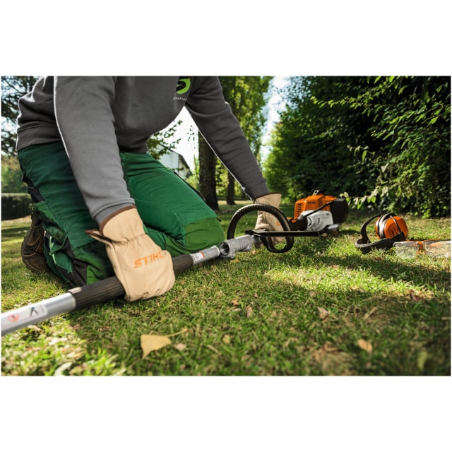 Il motore Kombi KM 94 RC-E della STIHL è un dispositivo innovativo e versatile perfetto per uso professionale, progettato per operare nel mondo del...