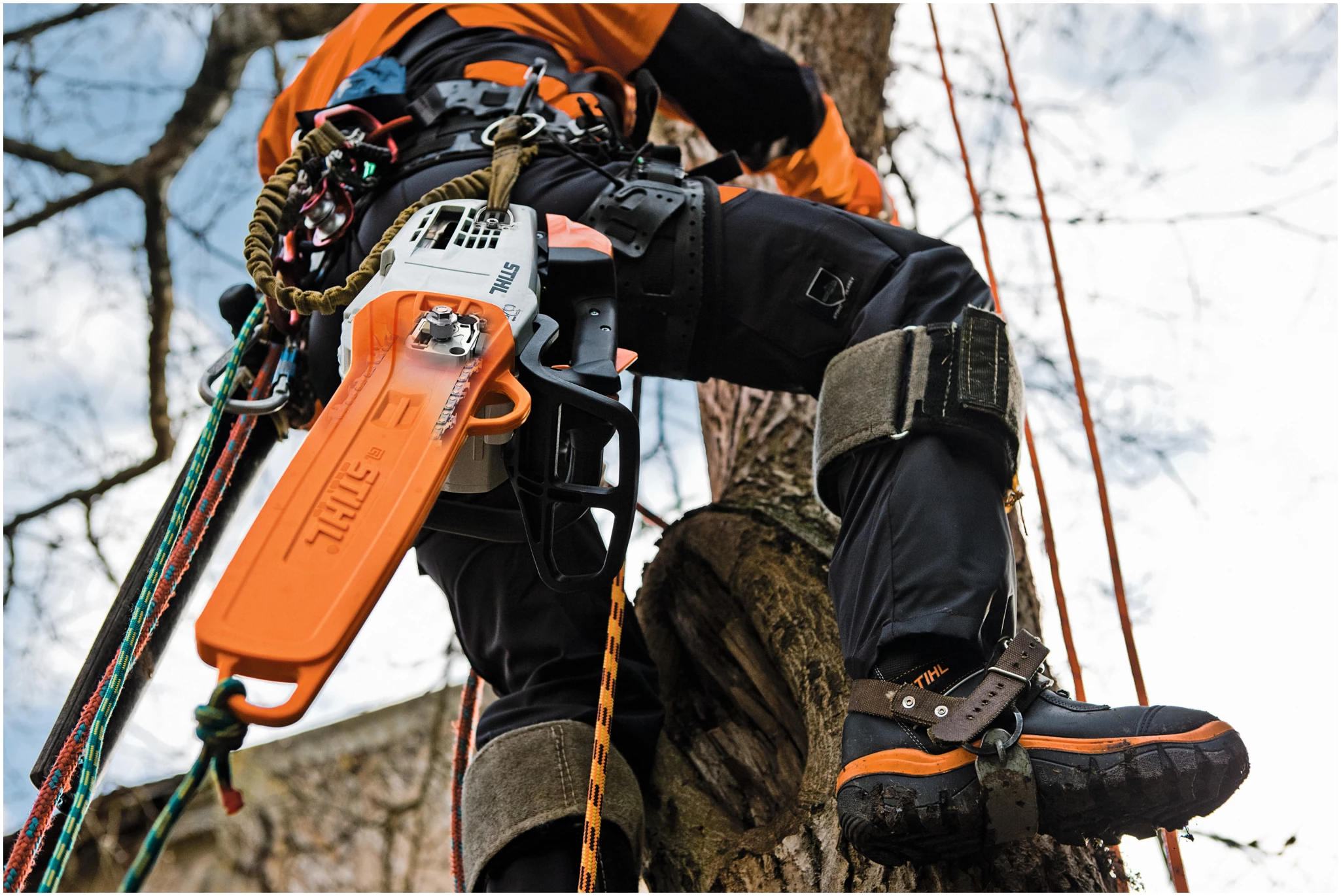 STIHL MOTOSEGA MS 201 TC-M BARRA 30 CM. La Motosega MS 201 TC-M di STIHL rappresenta l'apice della tecnologia nel settore delle motoseghe per la cura degli alberi. Progettata per utenti...