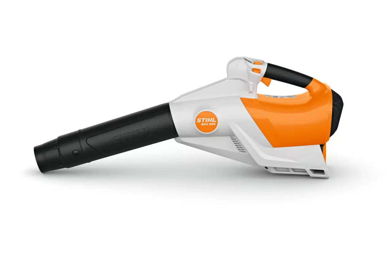 Il modello BGA 250 di STIHL è un soffiatore a batteria portatile che rappresenta un'innovazione significativa nel mondo degli attrezzi da...