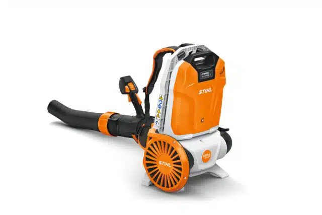 Il soffiatore a batteria BGA 300 di STIHL è un attrezzo all'avanguardia dedicato ai professionisti del giardinaggio e della manutenzione urbana,...