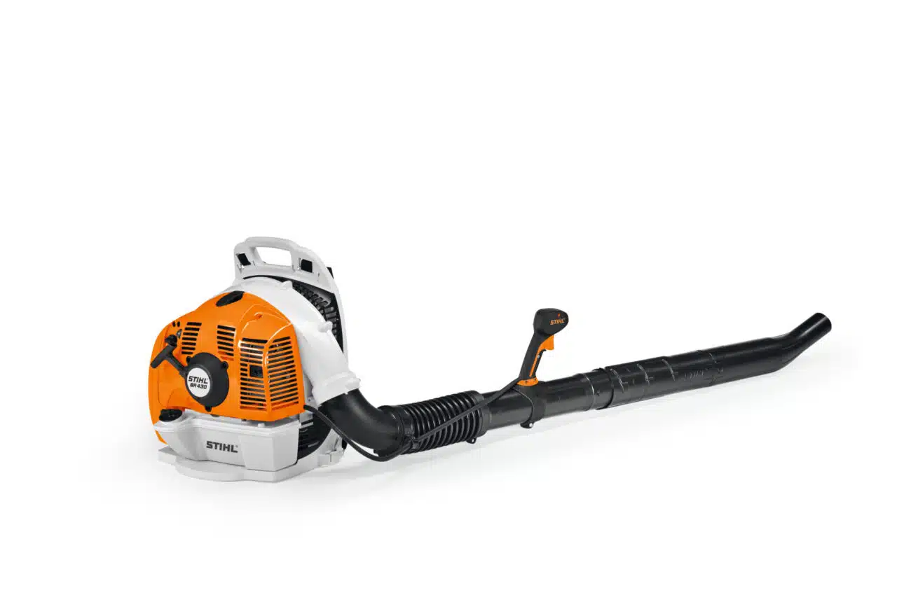Il BR 430 di STIHL è un soffiatore a scoppio robusto e potente, progettato per professionisti come paesaggisti e addetti alle amministrazioni...