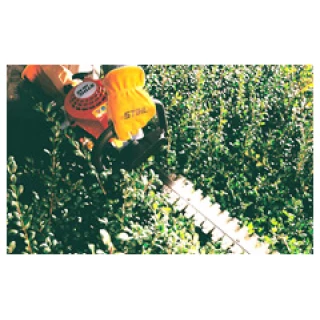 Il Tosasiepi HS 45 di STIHL &egrave; uno strumento ideale per la cura e la potatura delle siepi nel giardino di casa. Questo modello di tagliasiepi offre...