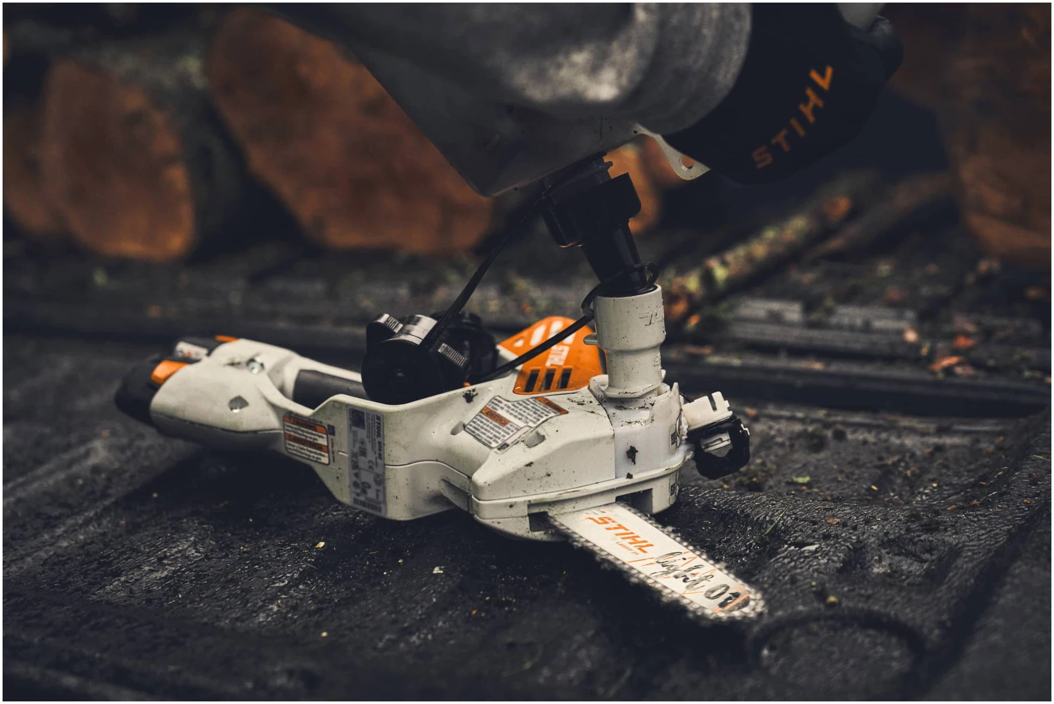 STIHL GTA 40.0 SET POTATORE A BATTERIA Il Potatore professionale a batteria GTA 40 di STIHL è un attrezzo all'avanguardia ideale per i professionisti del giardinaggio e della lavorazione...