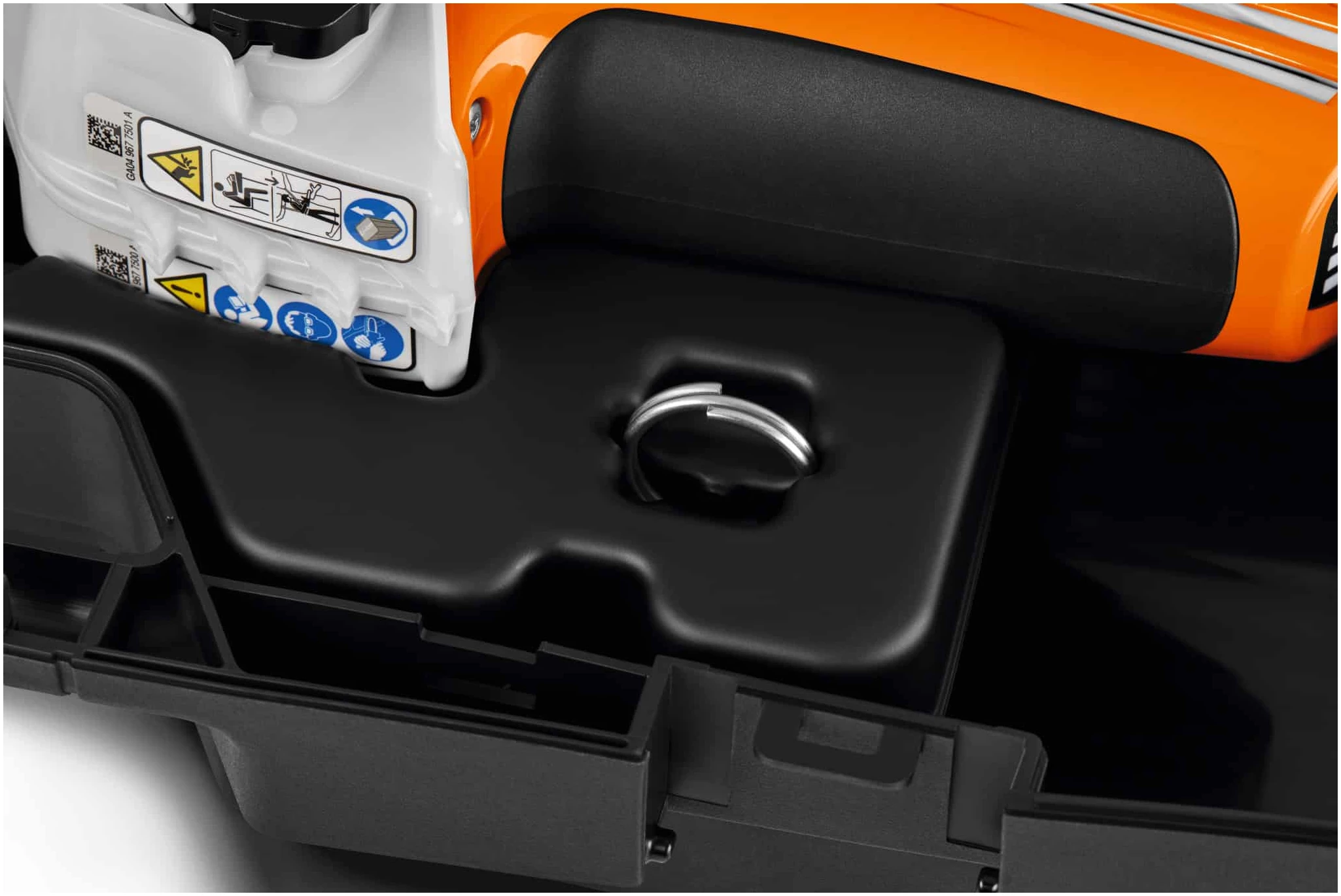 STIHL GTA 40.0 SET POTATORE A BATTERIA Il Potatore professionale a batteria GTA 40 di STIHL è un attrezzo all'avanguardia ideale per i professionisti del giardinaggio e della lavorazione...