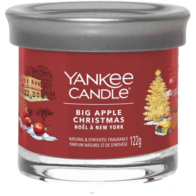 Yankee Candle Big Apple Christmas, la candela perfetta per creare un'atmosfera natalizia unica e indimenticabile. Ispirata al Natale nella Grande...