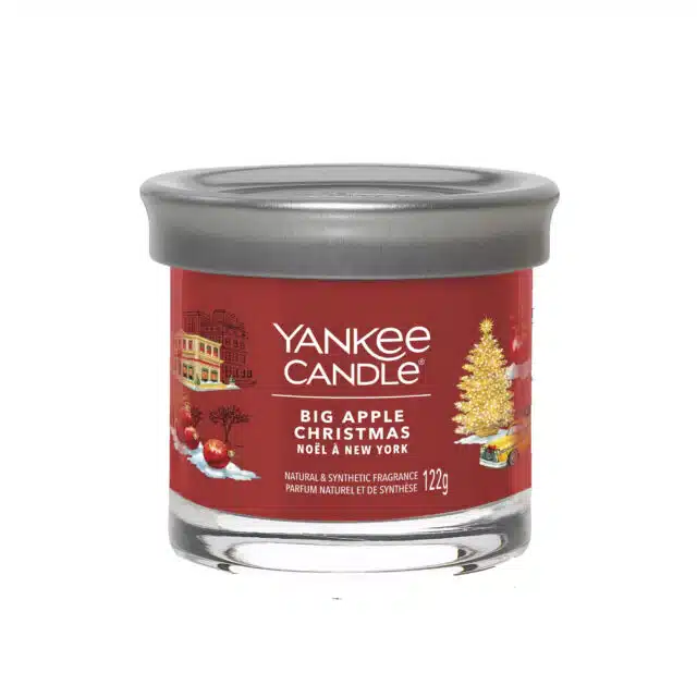 Yankee Candle Big Apple Christmas, la candela perfetta per creare un'atmosfera natalizia unica e indimenticabile. Ispirata al Natale nella Grande...