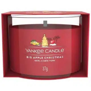 Yankee Candle Big Apple Christmas, la candela perfetta per creare un'atmosfera natalizia unica e indimenticabile. Ispirata al Natale nella Grande...