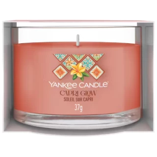 La candela Capri Glow cattura l'essenza dell'isola di Capri, trasportando i sensi in un viaggio tra i suoi panorami mozzafiato e i profumi...