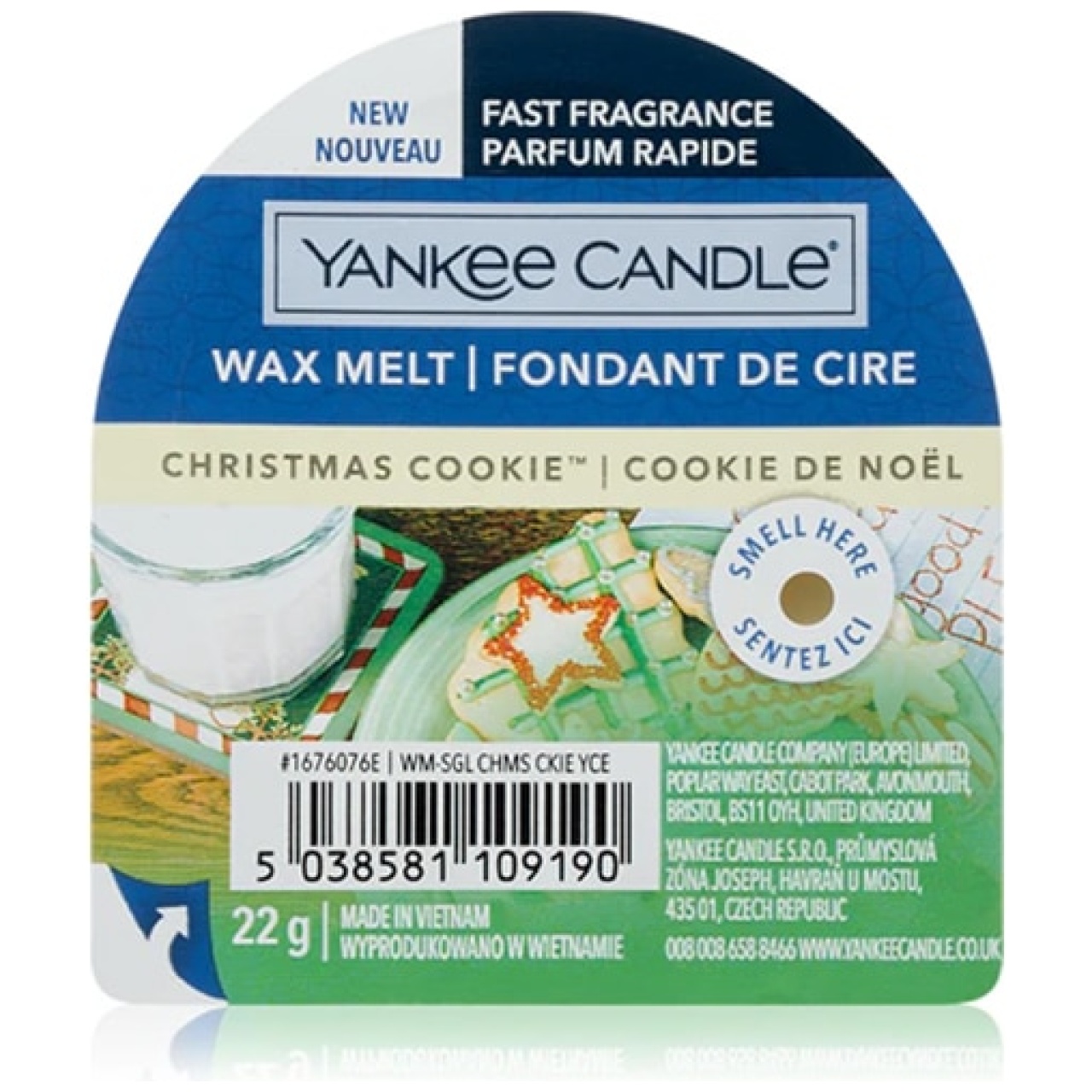 Scopri la magia del Natale con la fragranza Christmas Cookie di Yankee Candle, un dolce abbraccio che richiama alla mente le tradizionali cucine...