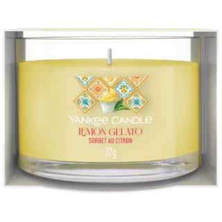 La candela Lemon Gelato è una sinfonia di freschezza e dolcezza che evoca l'atmosfera di una calda giornata estiva. Le note di testa di limone...