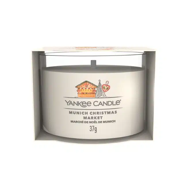 La Yankee Candle Munich Christmas Market ti invita a immergerti nell'atmosfera magica dei tradizionali mercatini natalizi di Monaco, con una...