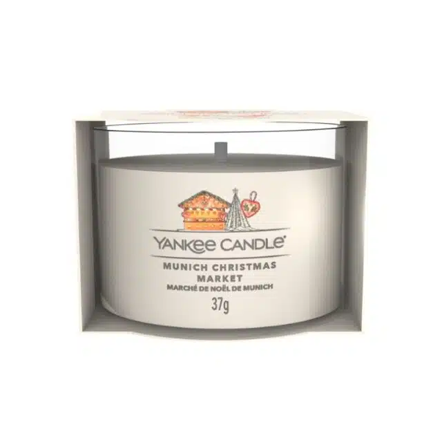 La Yankee Candle Munich Christmas Market ti invita a immergerti nell'atmosfera magica dei tradizionali mercatini natalizi di Monaco, con una...