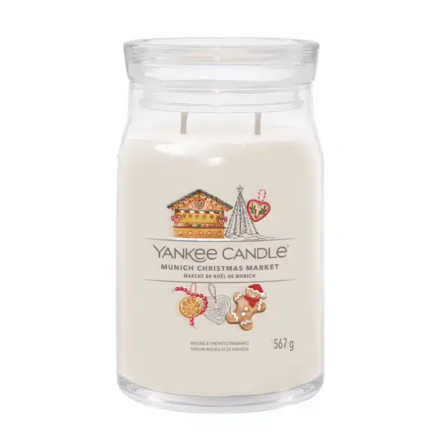 La Yankee Candle Munich Christmas Market ti invita a immergerti nell'atmosfera magica dei tradizionali mercatini natalizi di Monaco, con una...
