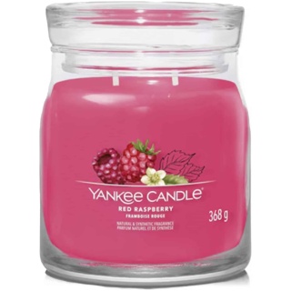 Immergiti nell'aroma irresistibile delle fresche e succose lamponi con la candela Yankee Candle Red Raspberry. Questa fragranza vivace e fruttata...