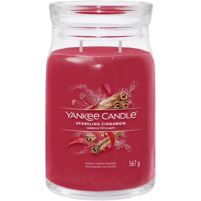 Questa candela profumata è un'autentica celebrazione delle festività, con il suo avvolgente aroma speziato di cannella scintillante. La fragranza...