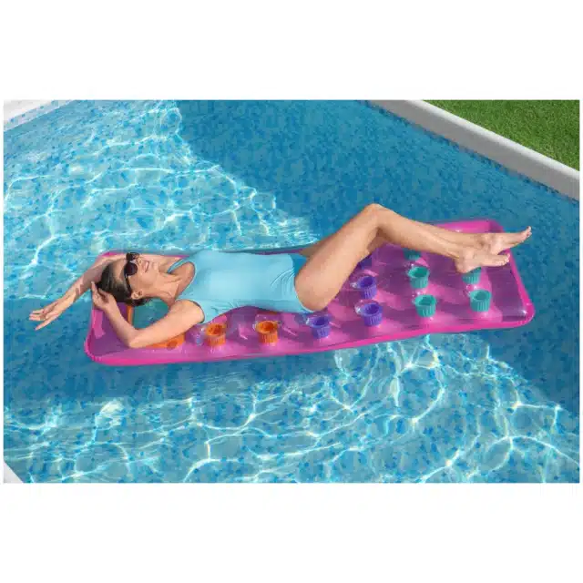 Trasforma il tuo giardino in una vera oasi di relax con questa piscina rettangolare da 6,40 x 2,74 metri, completa di sistema di filtrazione incluso....