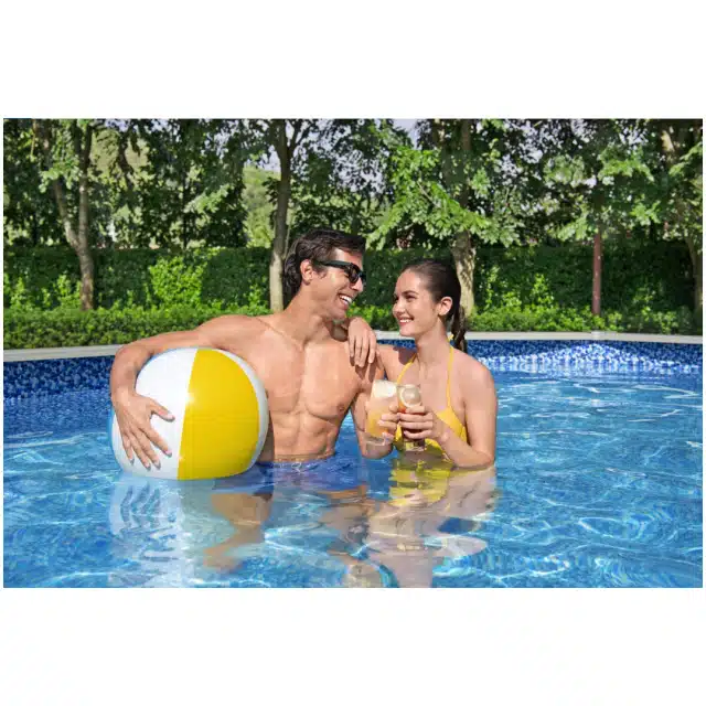 Se stai cercando una piscina resistente, elegante e che non richieda di essere smontata a fine stagione, la Bestway Hydrium Ovale 5,00 x 3,60 x 1,20...