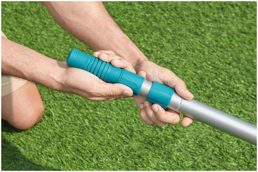 BESTWAY ASTA TELESCOPICA SERIE CLASSICA CM.457 L'asta telescopica per piscina Bestway è un accessorio pratico e indispensabile per mantenere pulita la tua piscina in modo semplice e veloce. Grazie...